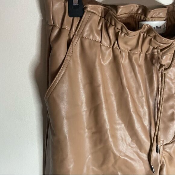 Abercrombie & Fitch Vegan Leather Tan Jogger Drawstring Paperbag Waist Size XL - Picture 8 of 10